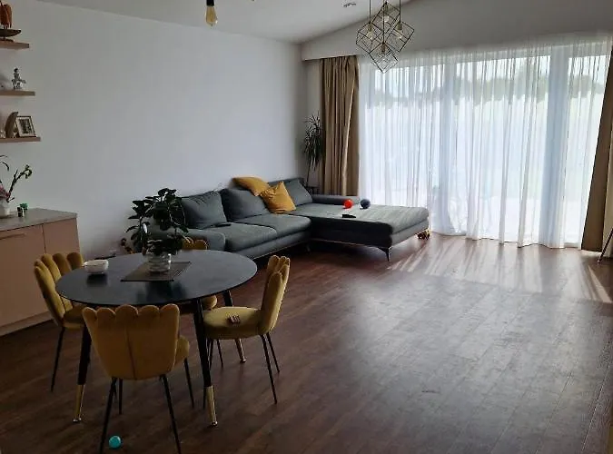 Entire House For A Company Of Friends קובנה